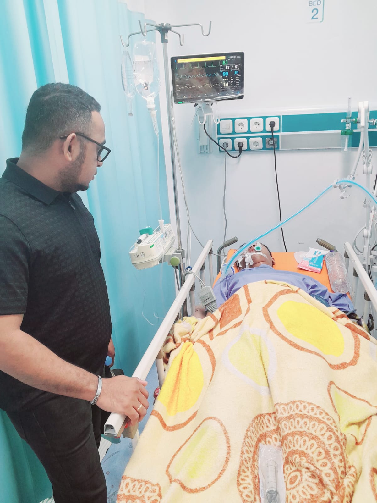Tim Kuasa Hukum Korban Menjenguk Almarhum Dico Milandika saat masih kritis di Rumah Sakit sebelum meninggal